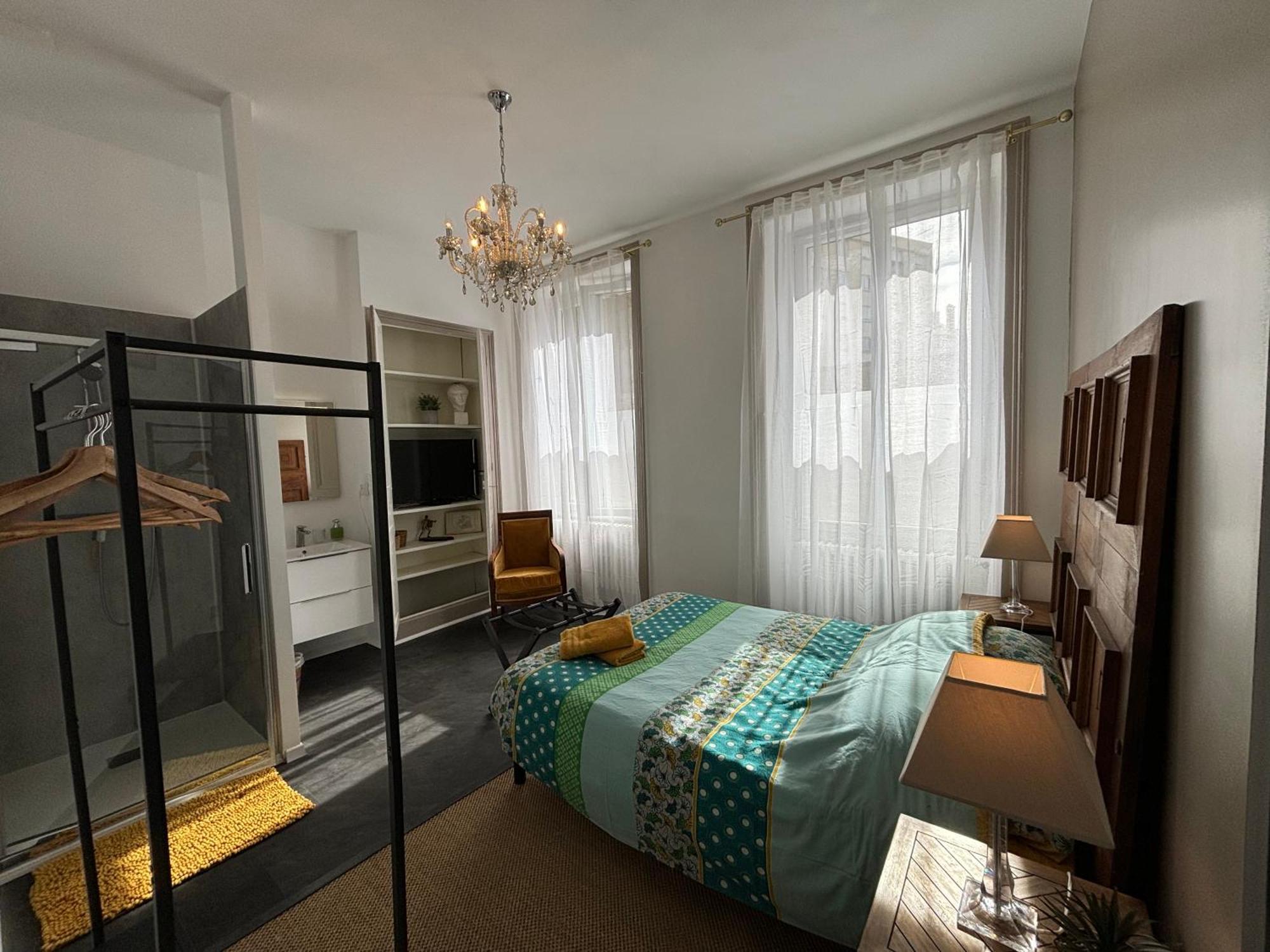 Maison A La Guitarde - Hotel Particulier Hippolyte Châteauroux Exteriör bild